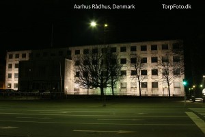 Aarhus Rådhus med det meste af lyset slukket